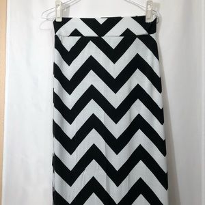 NWOT Chevron Maxi Skirt